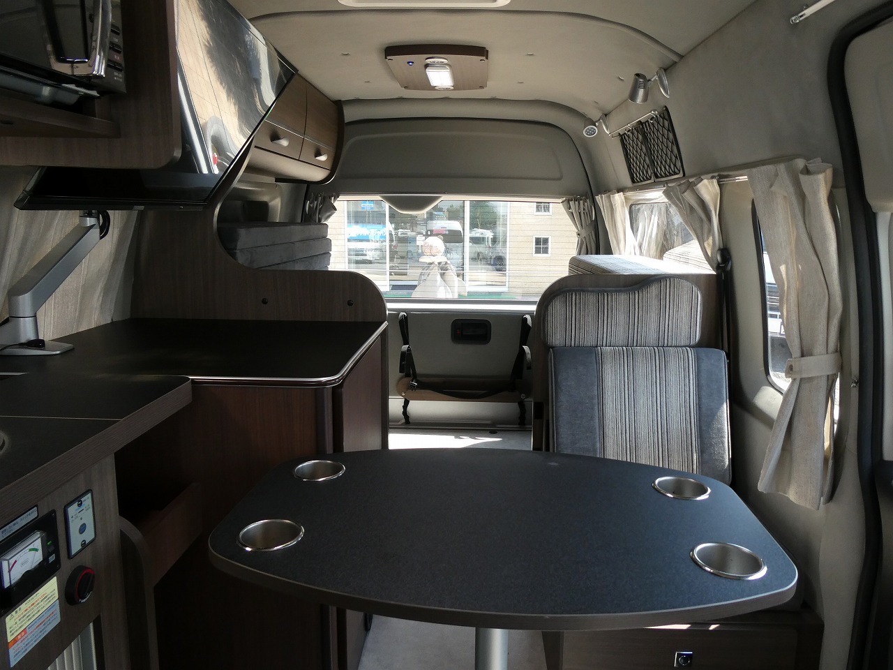 キャンピングカーバンコン