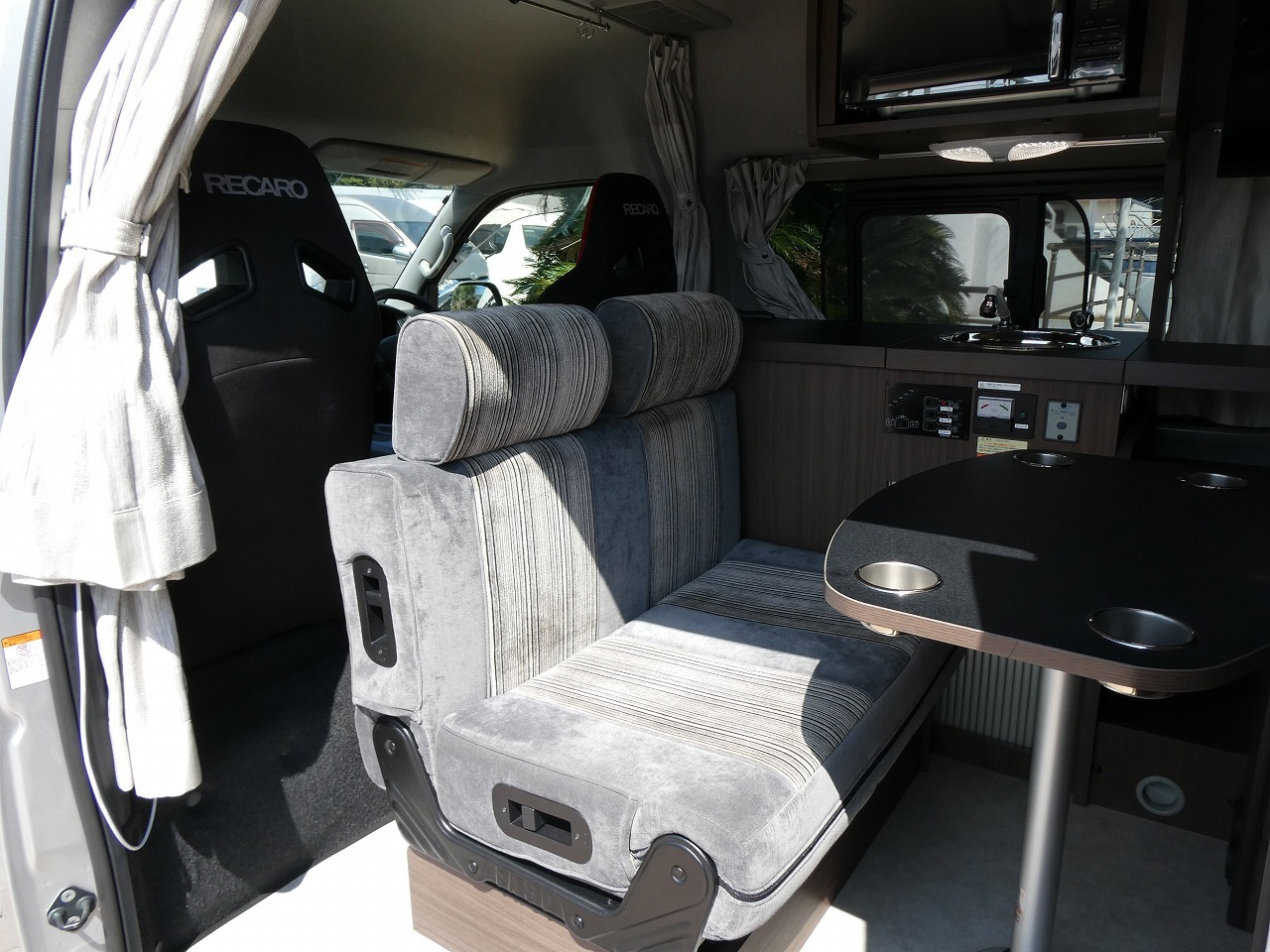 キャンピングカーバンコン