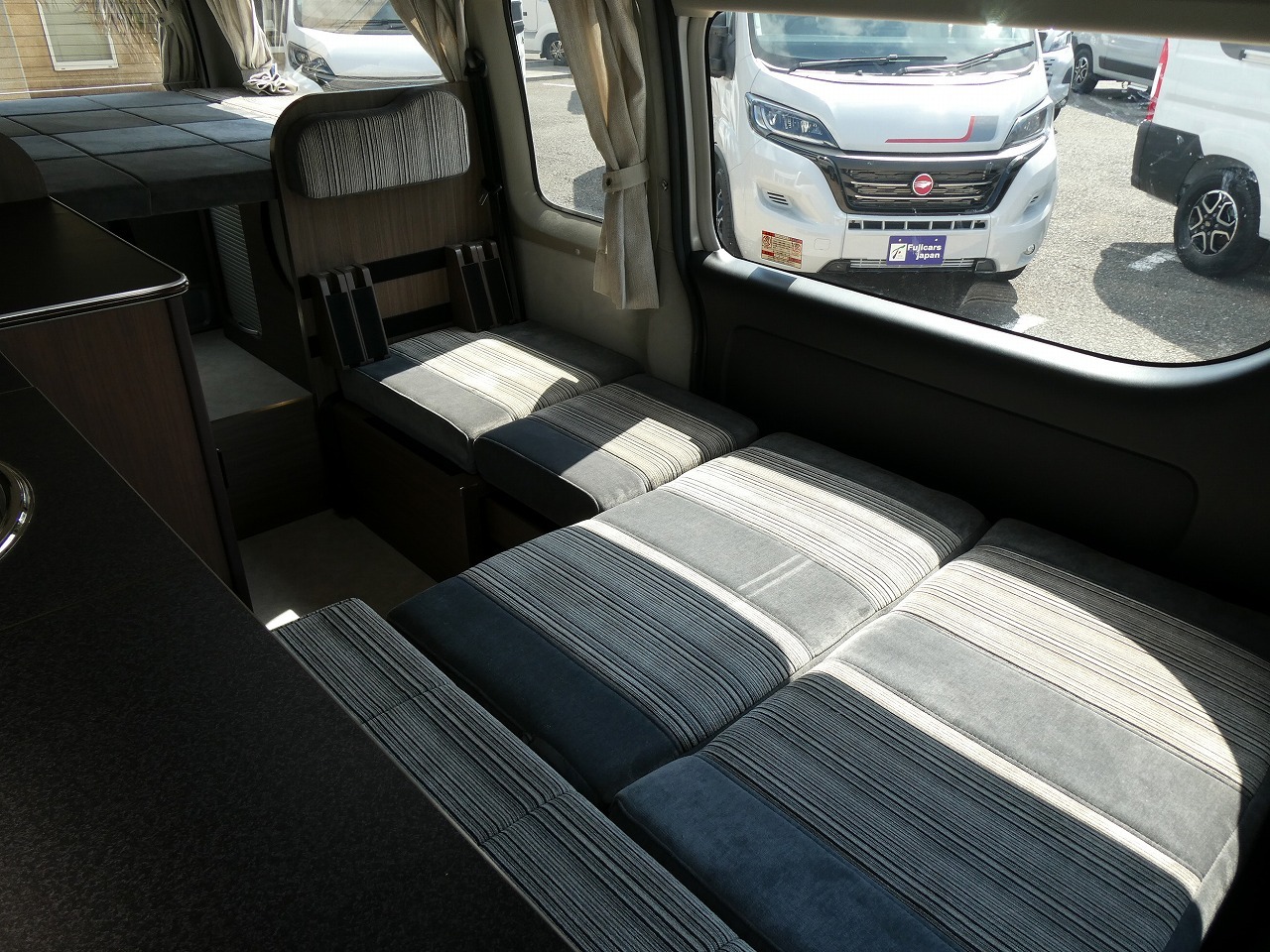 キャンピングカーバンコン