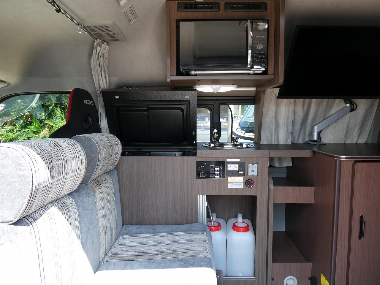 キャンピングカーバンコン