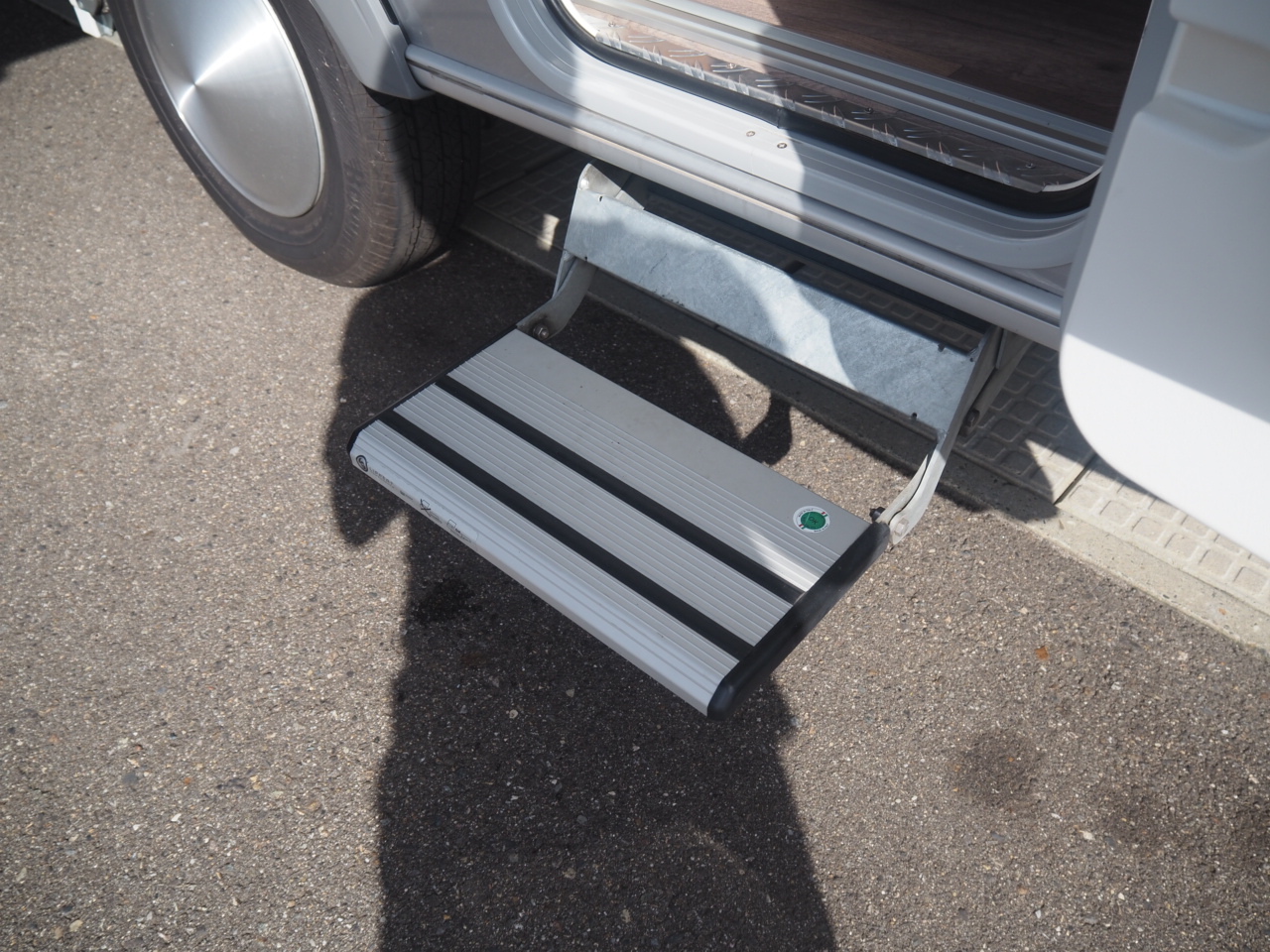 キャンピングカートレーラー