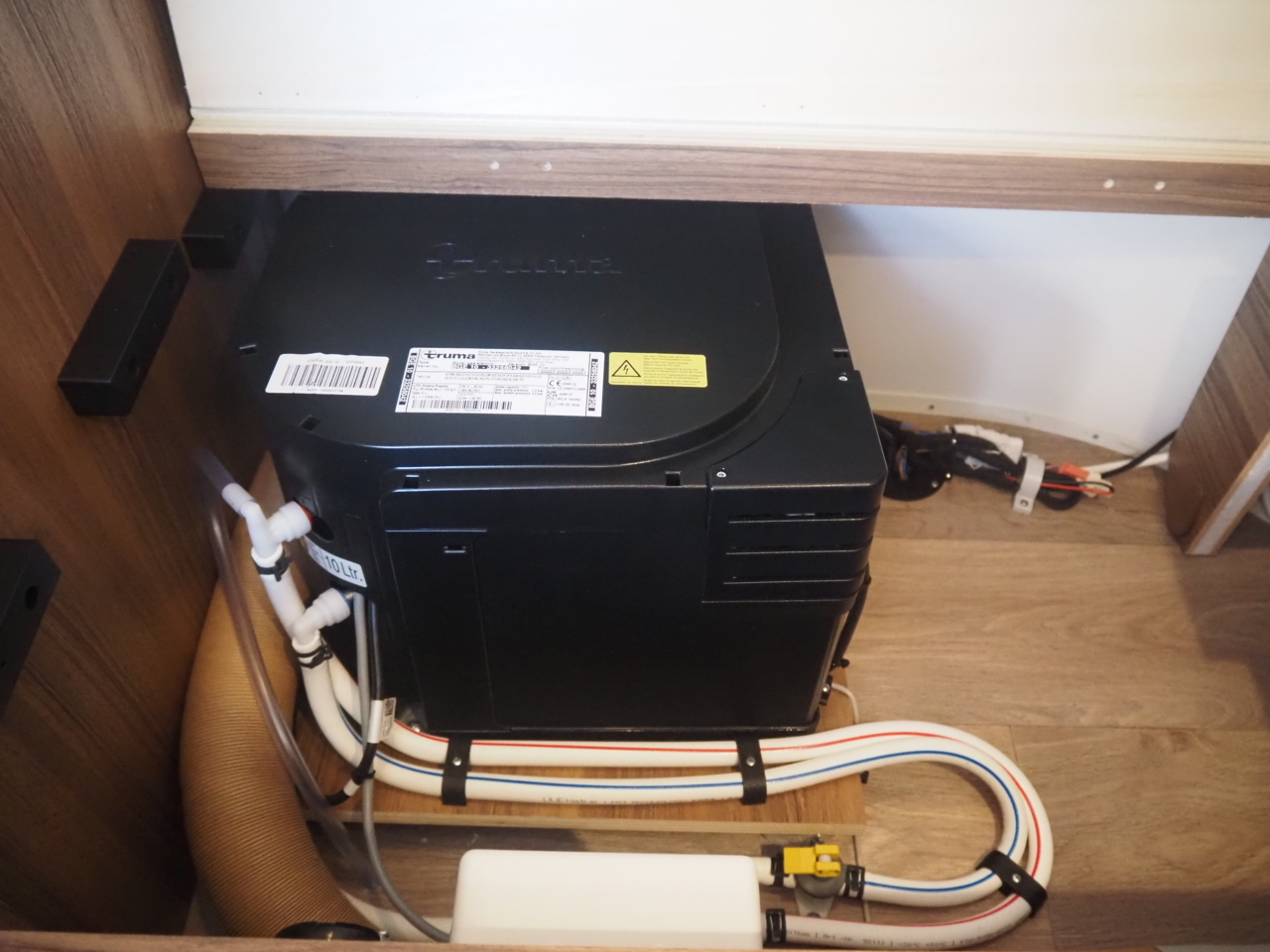 キャンピングカートレーラー