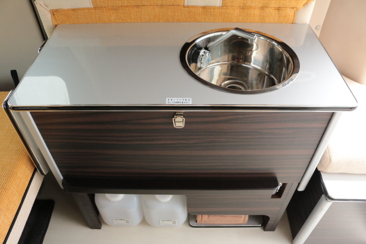 キャンピングカーバンコン