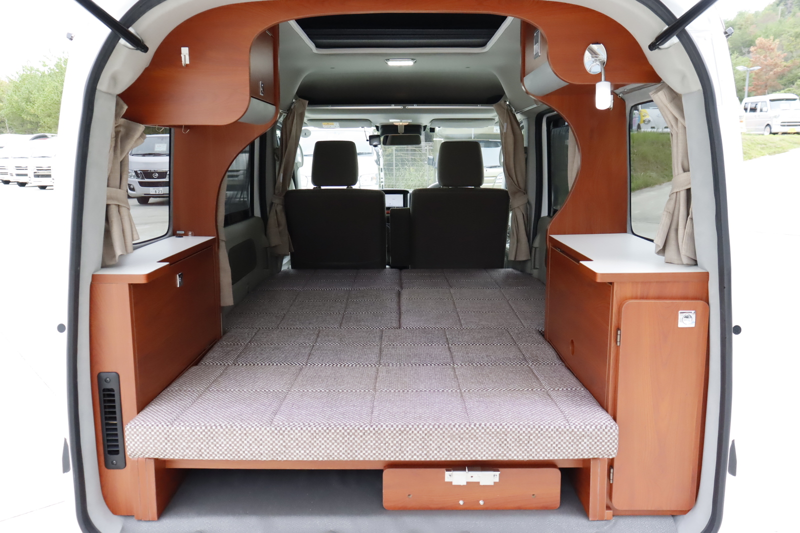 キャンピングカー軽キャンパー