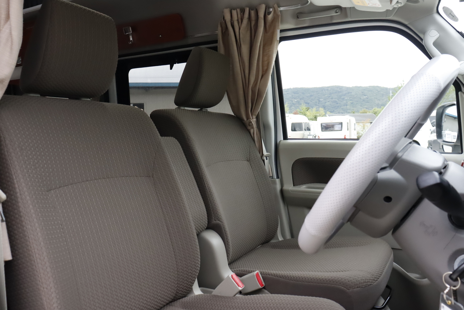 キャンピングカー軽キャンパー