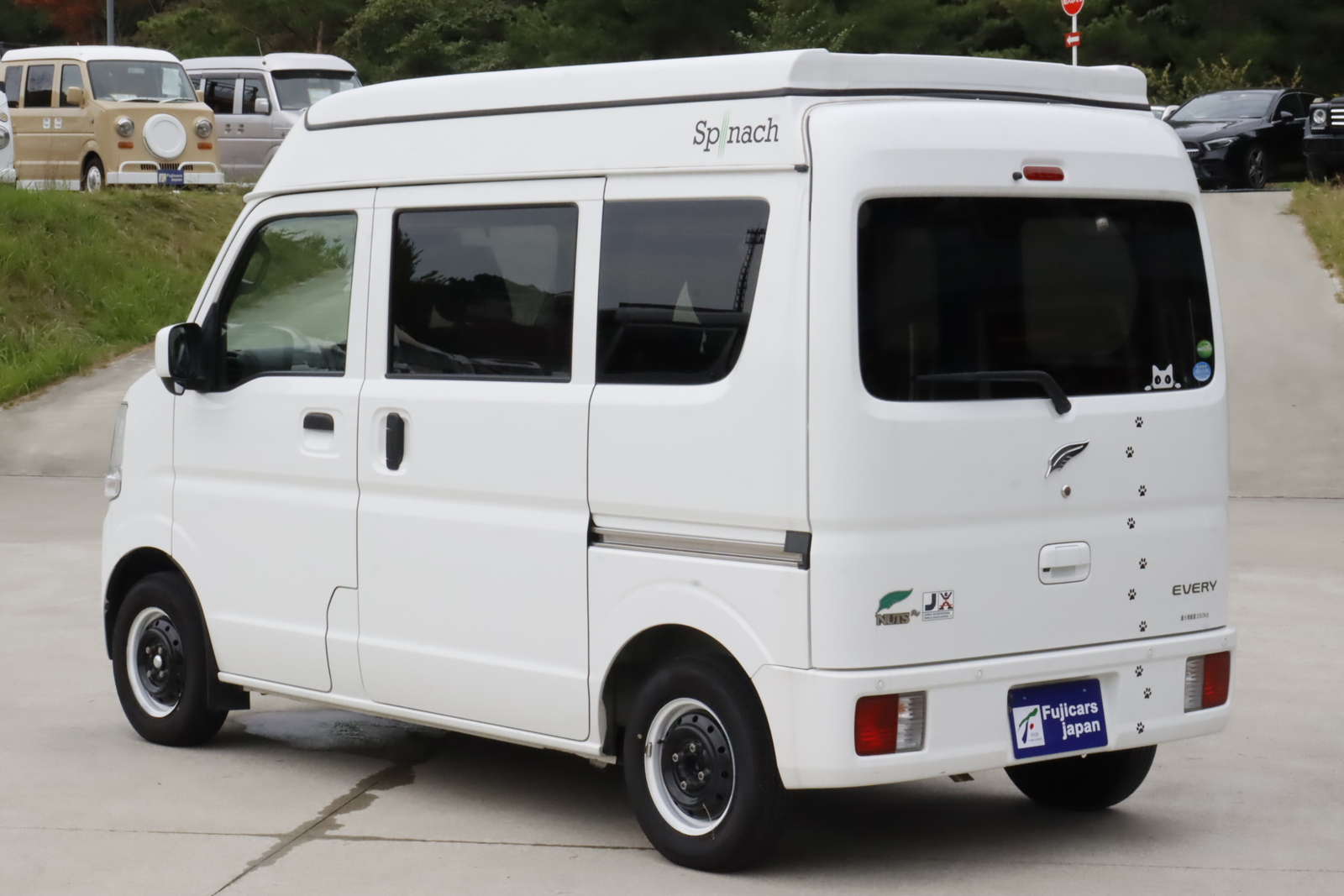 キャンピングカー軽キャンパー