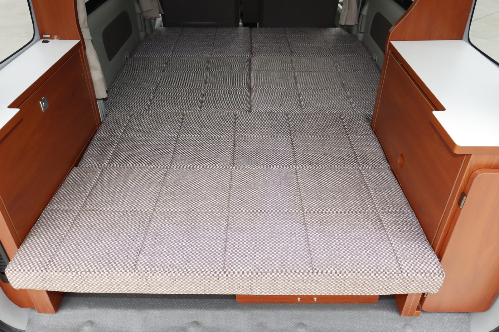 キャンピングカー軽キャンパー