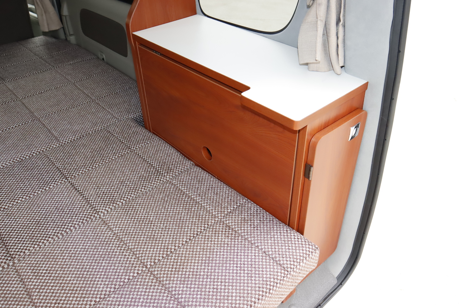 キャンピングカー軽キャンパー