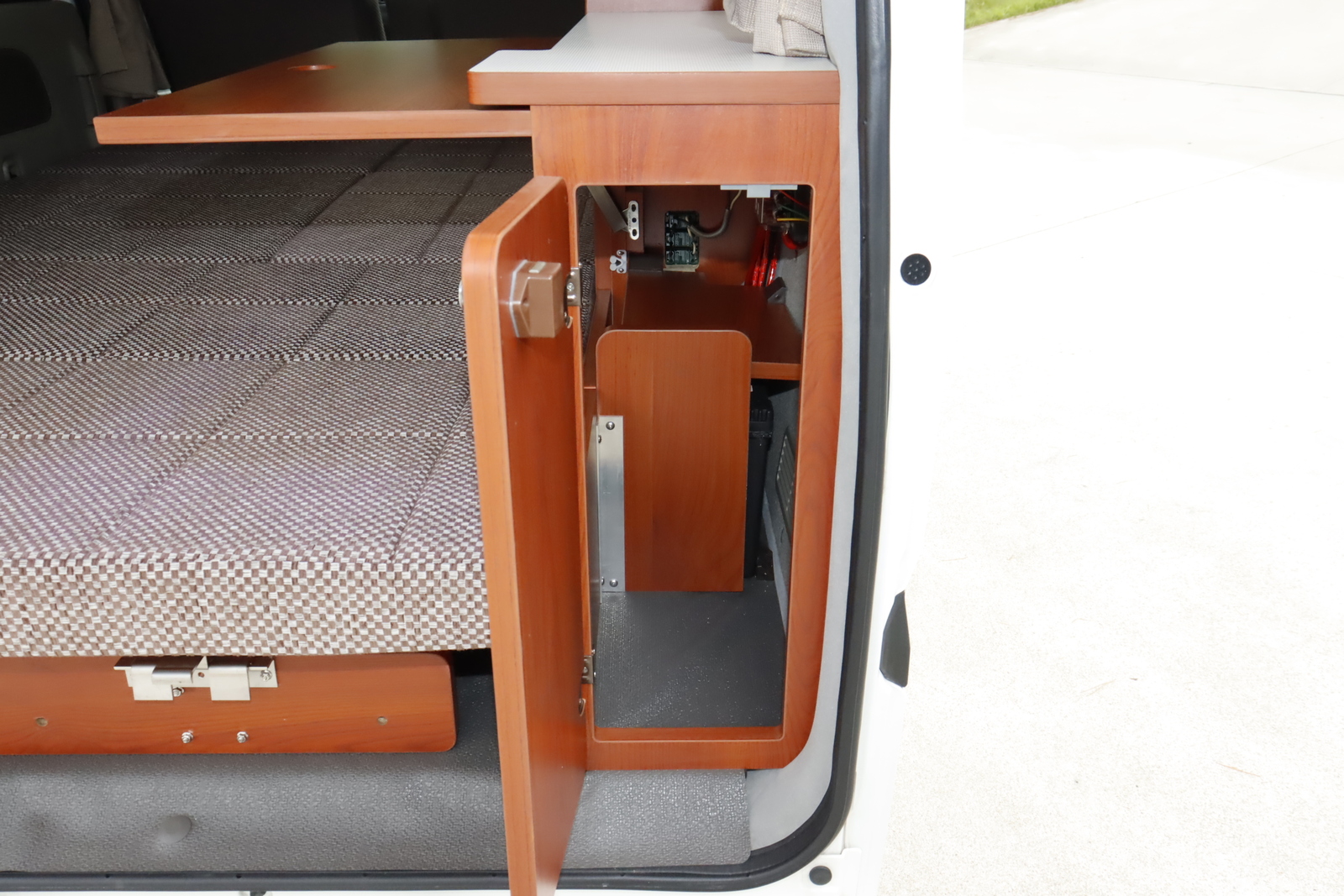 キャンピングカー軽キャンパー