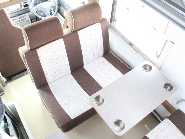 キャンピングカー軽キャンパー