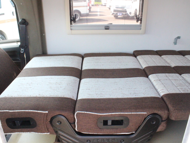 キャンピングカー軽キャンパー