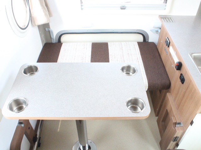 キャンピングカー軽キャンパー