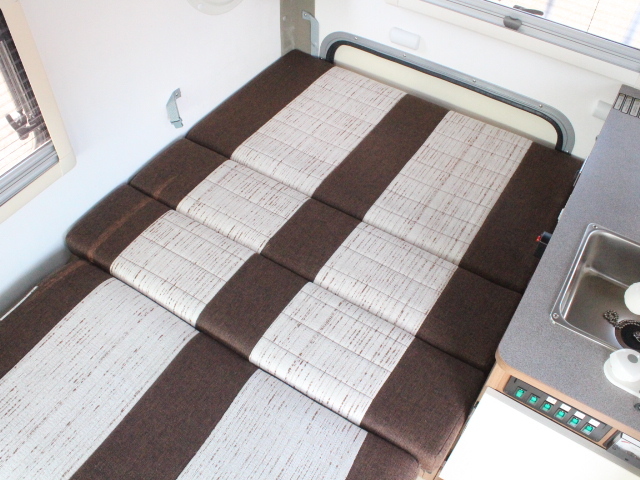 キャンピングカー軽キャンパー