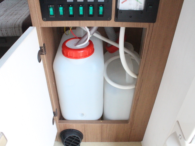 キャンピングカー軽キャンパー