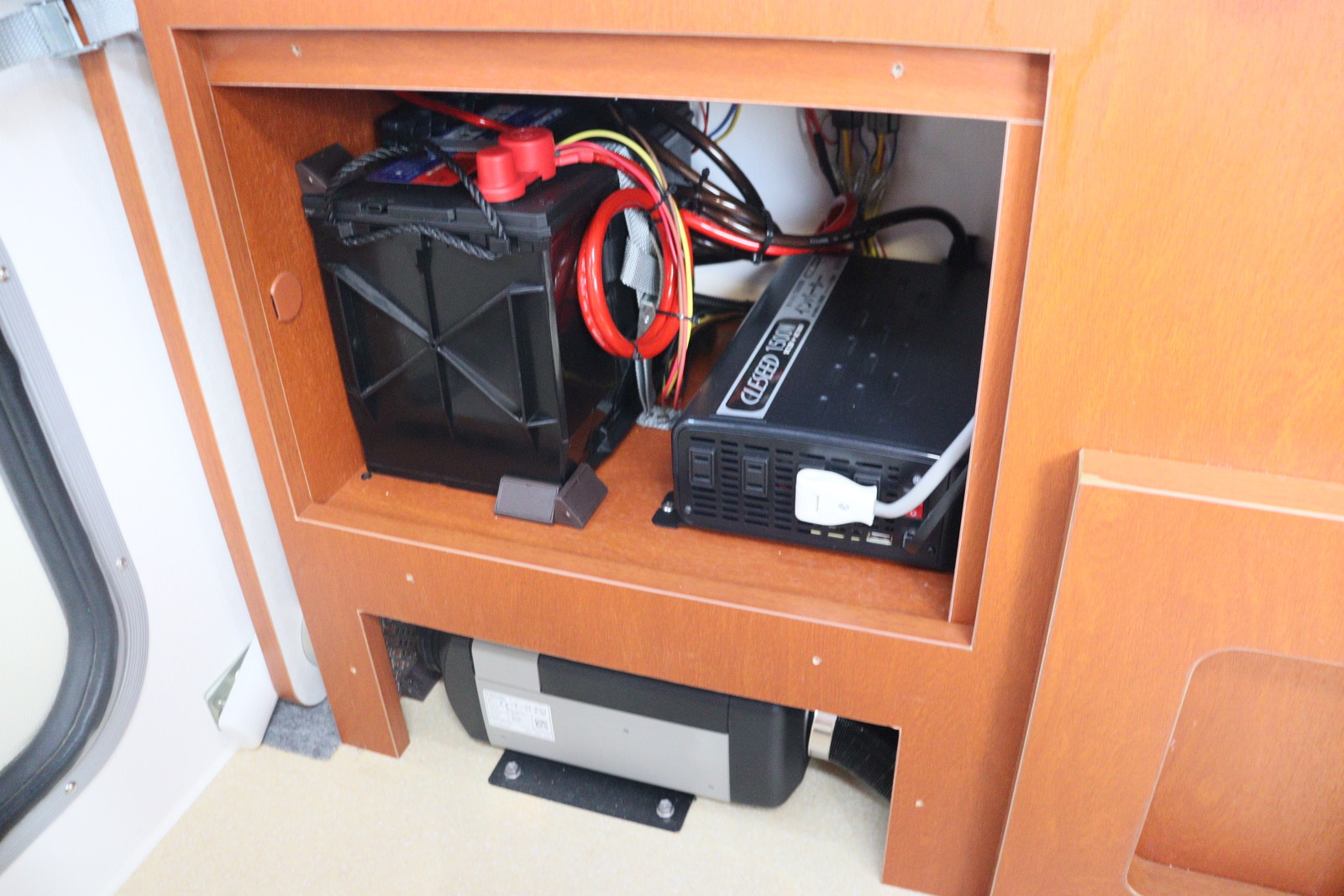 キャンピングカー軽キャンパー