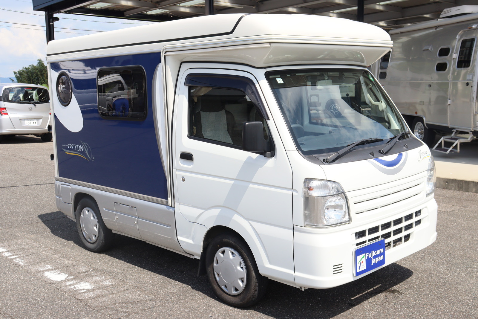 キャンピングカー軽キャンパー