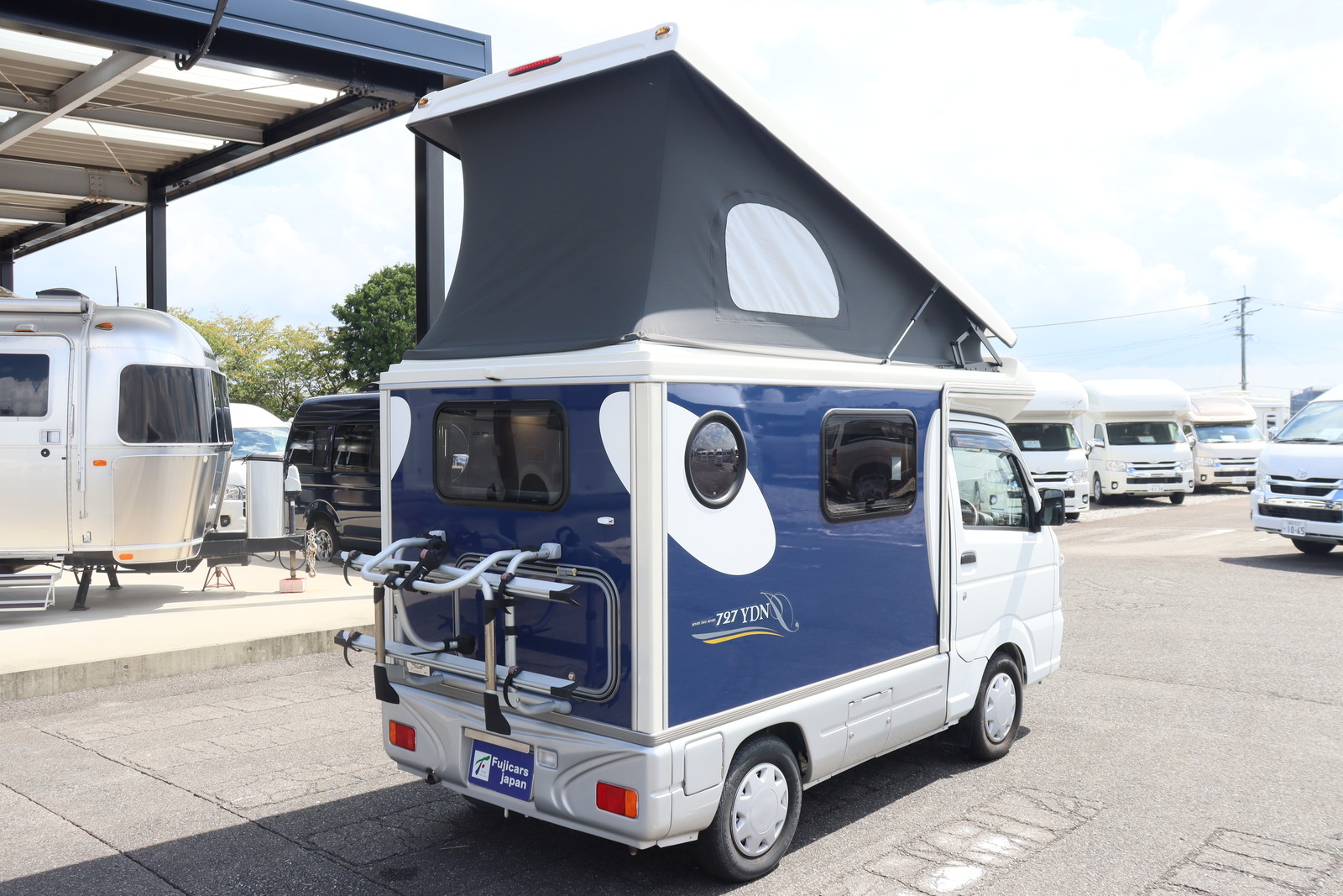 キャンピングカー軽キャンパー