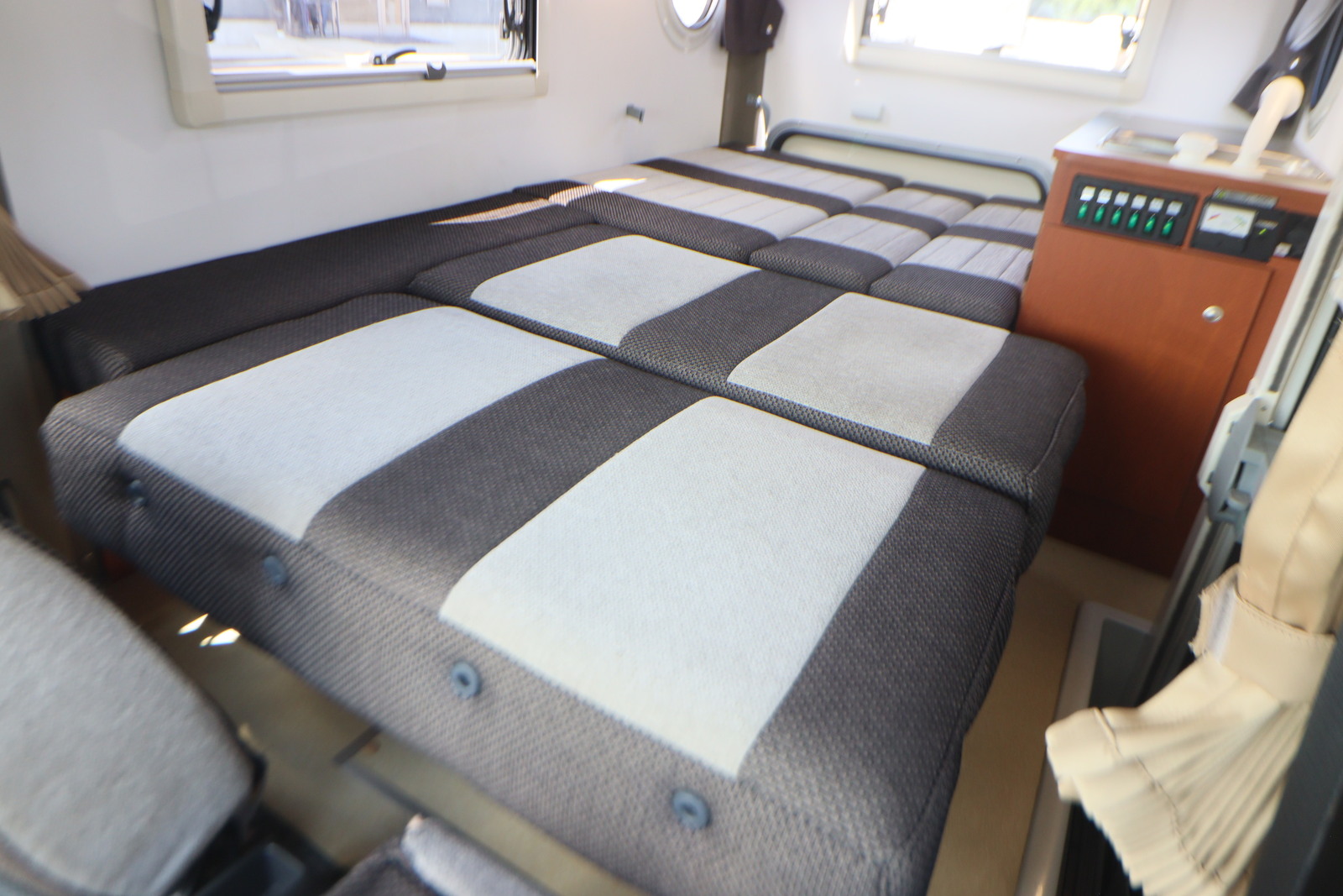 キャンピングカー軽キャンパー