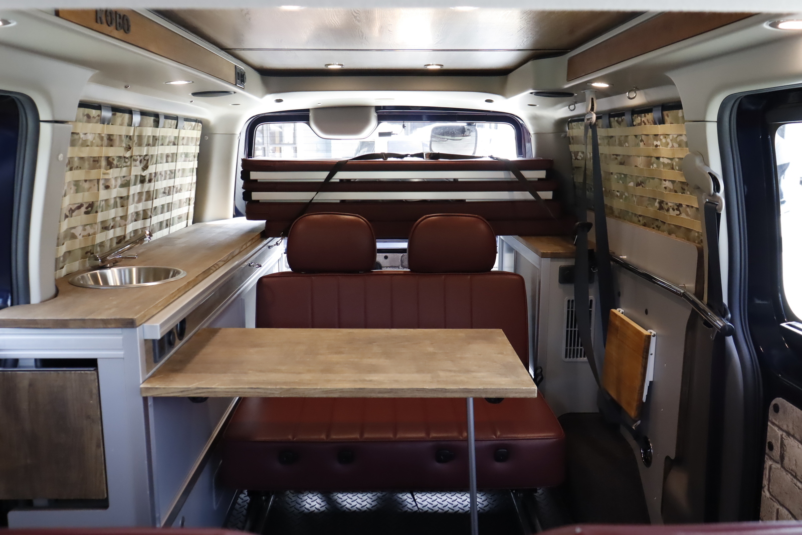 キャンピングカーバンコン