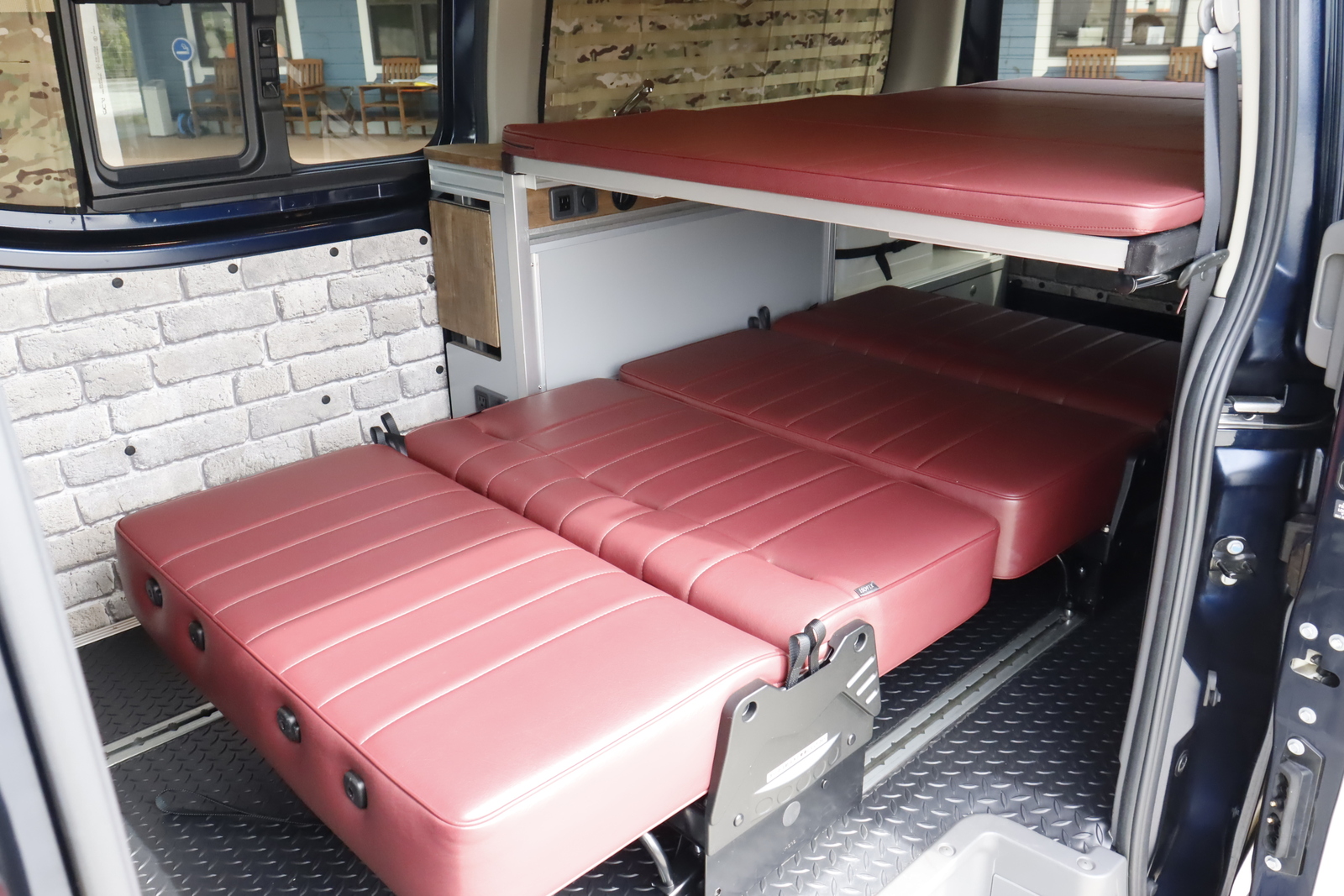 キャンピングカーバンコン