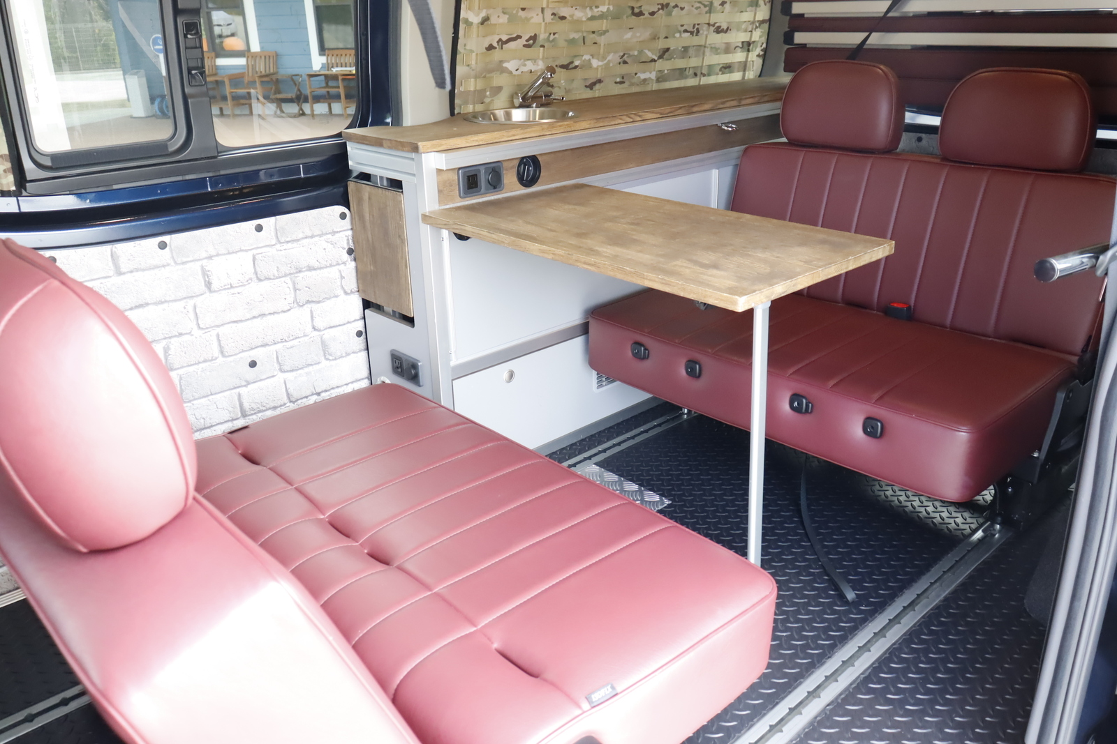 キャンピングカーバンコン