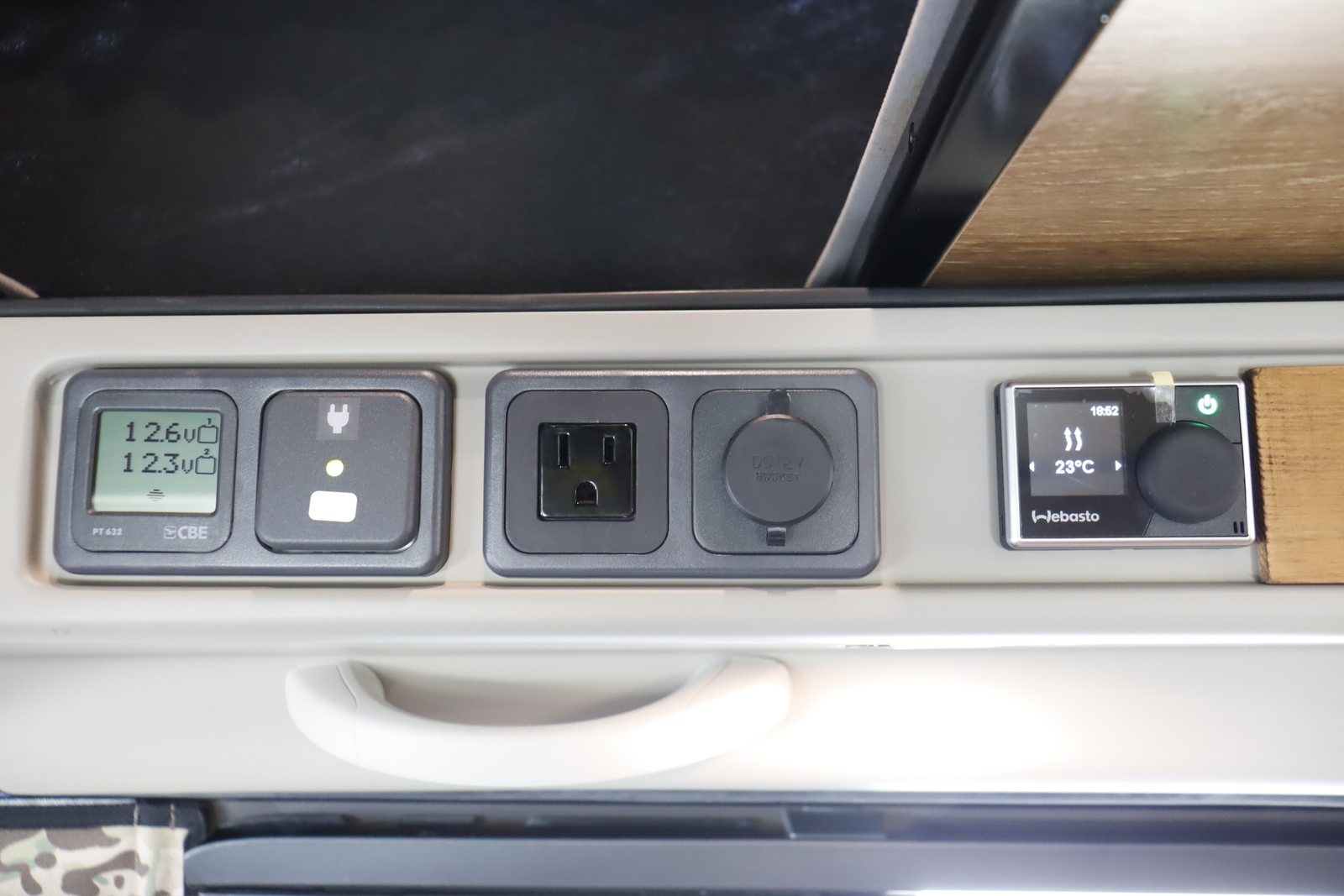 キャンピングカーバンコン