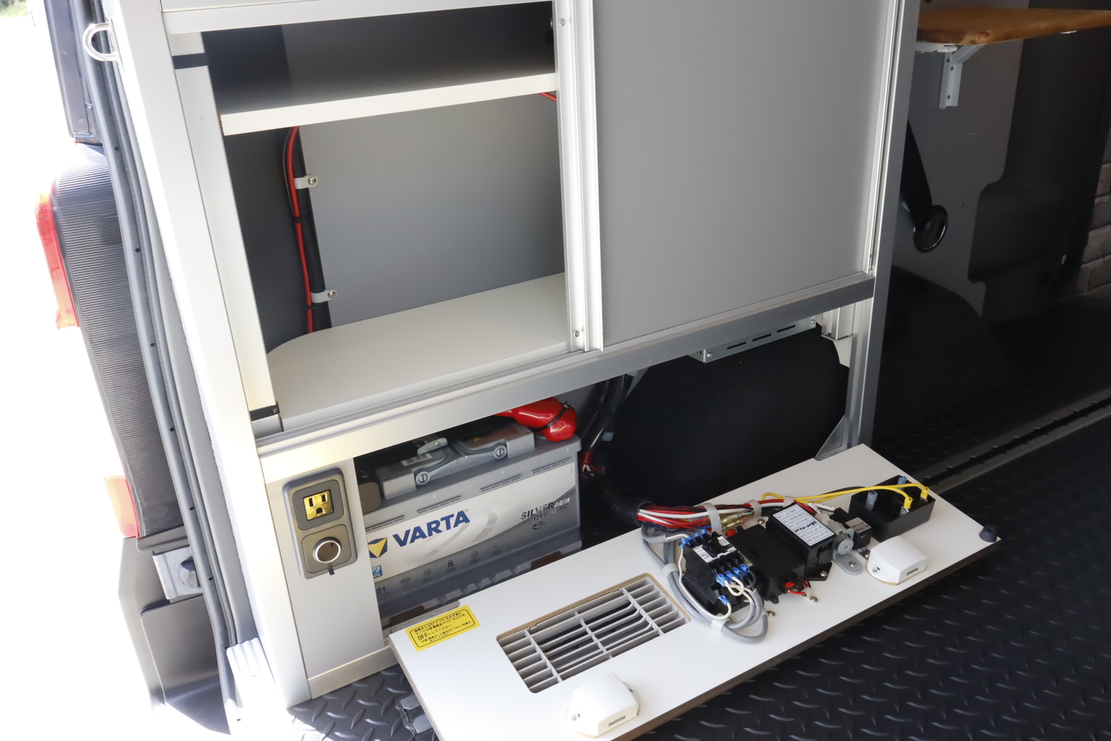 キャンピングカーバンコン