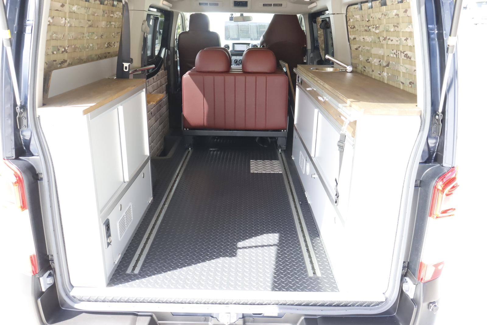 キャンピングカーバンコン