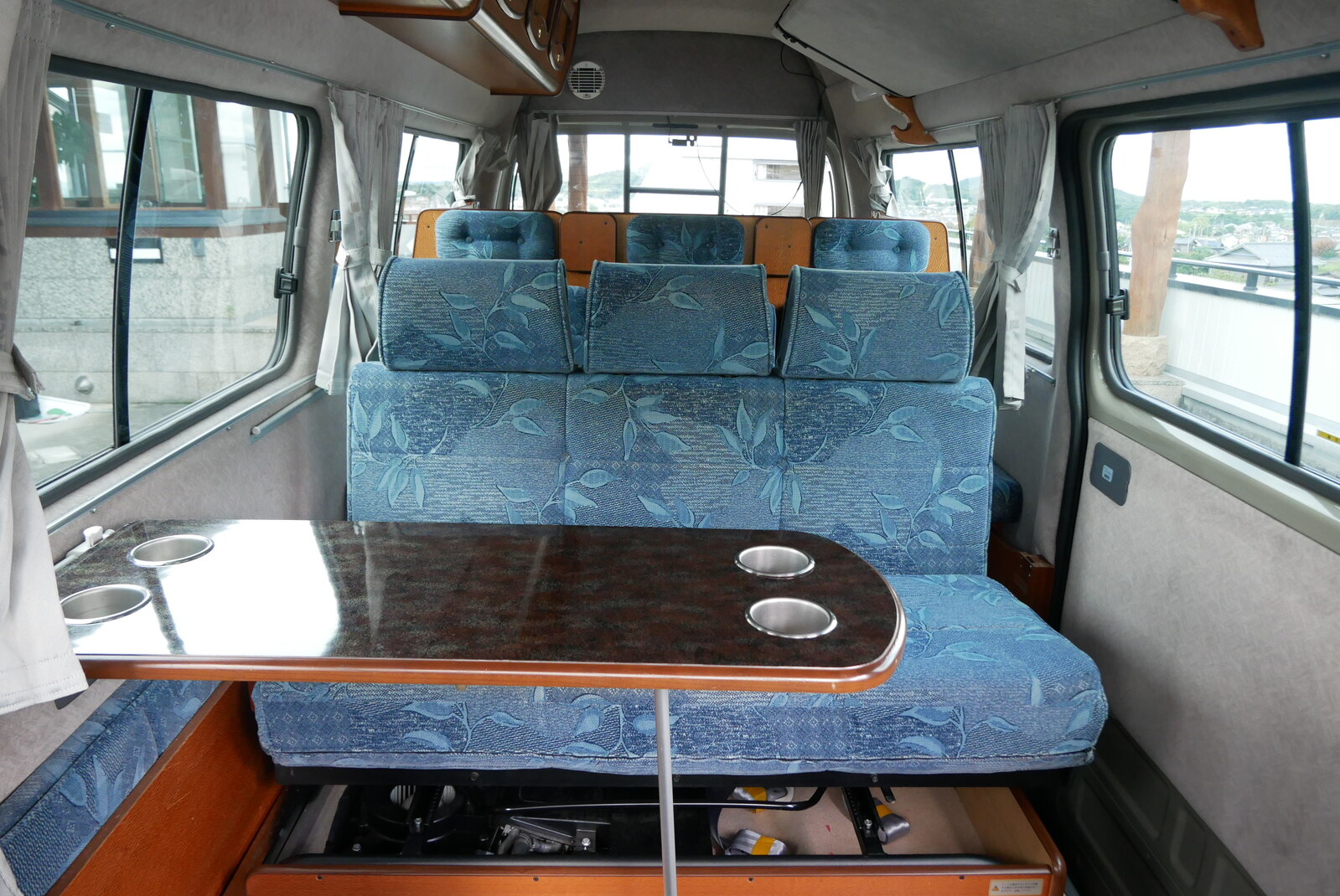 キャンピングカーバンコン