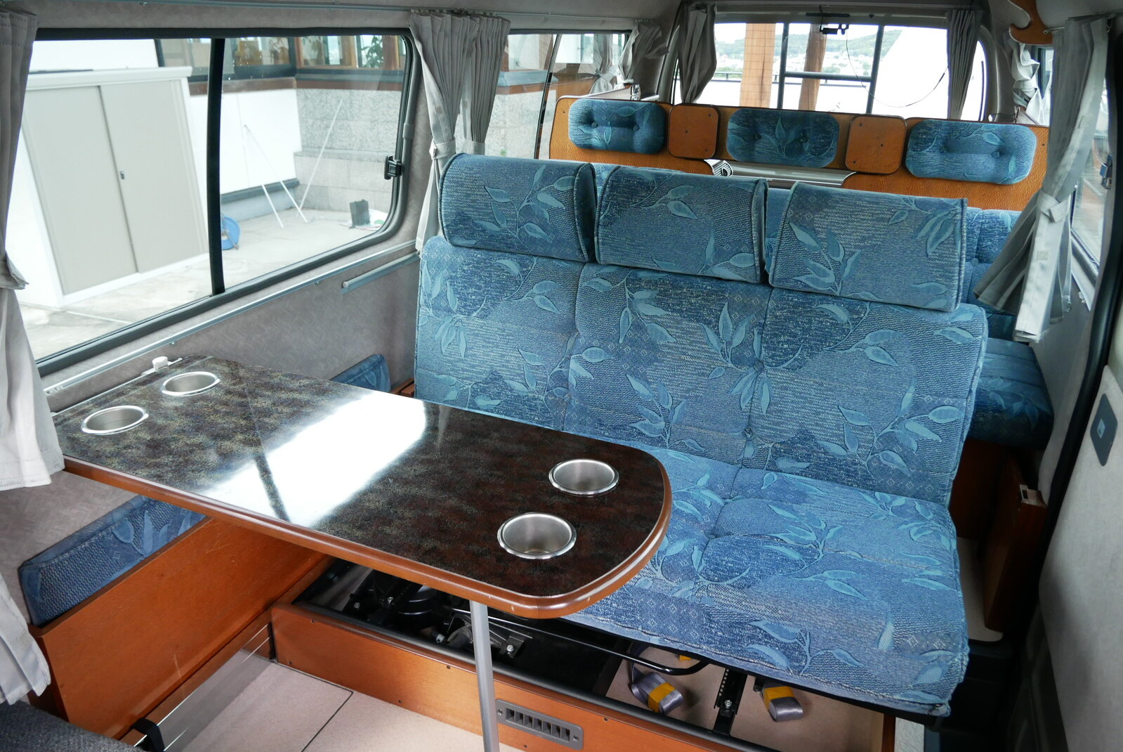 キャンピングカーバンコン