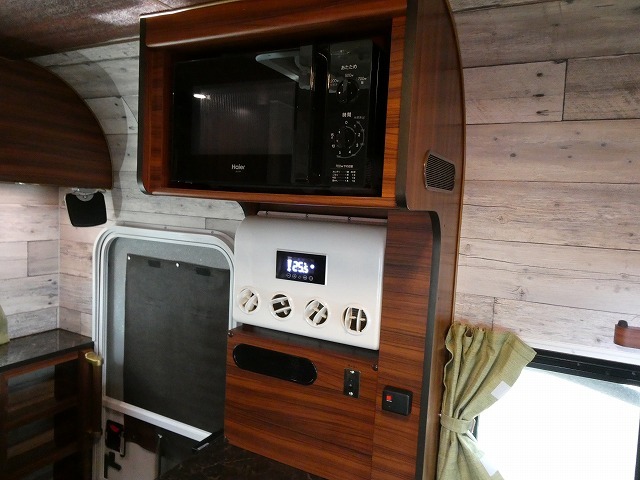 キャンピングカーキャブコン