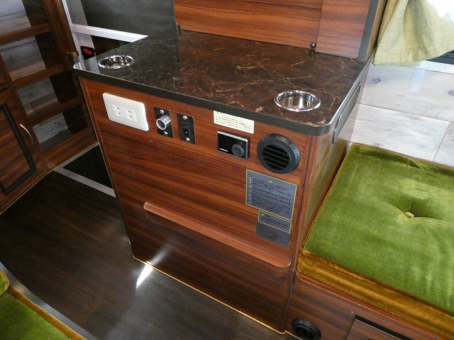 キャンピングカーキャブコン