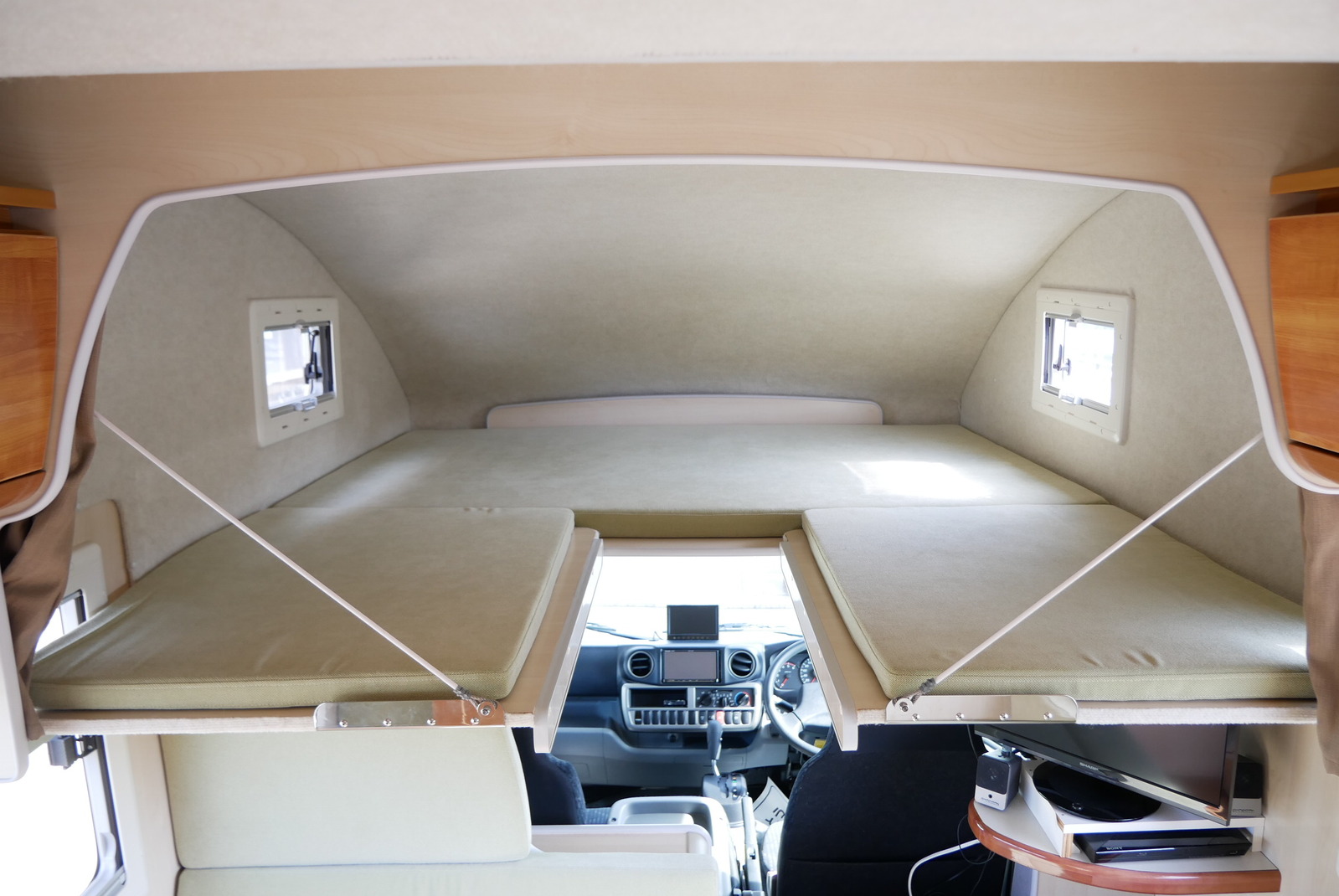 キャンピングカーキャブコン