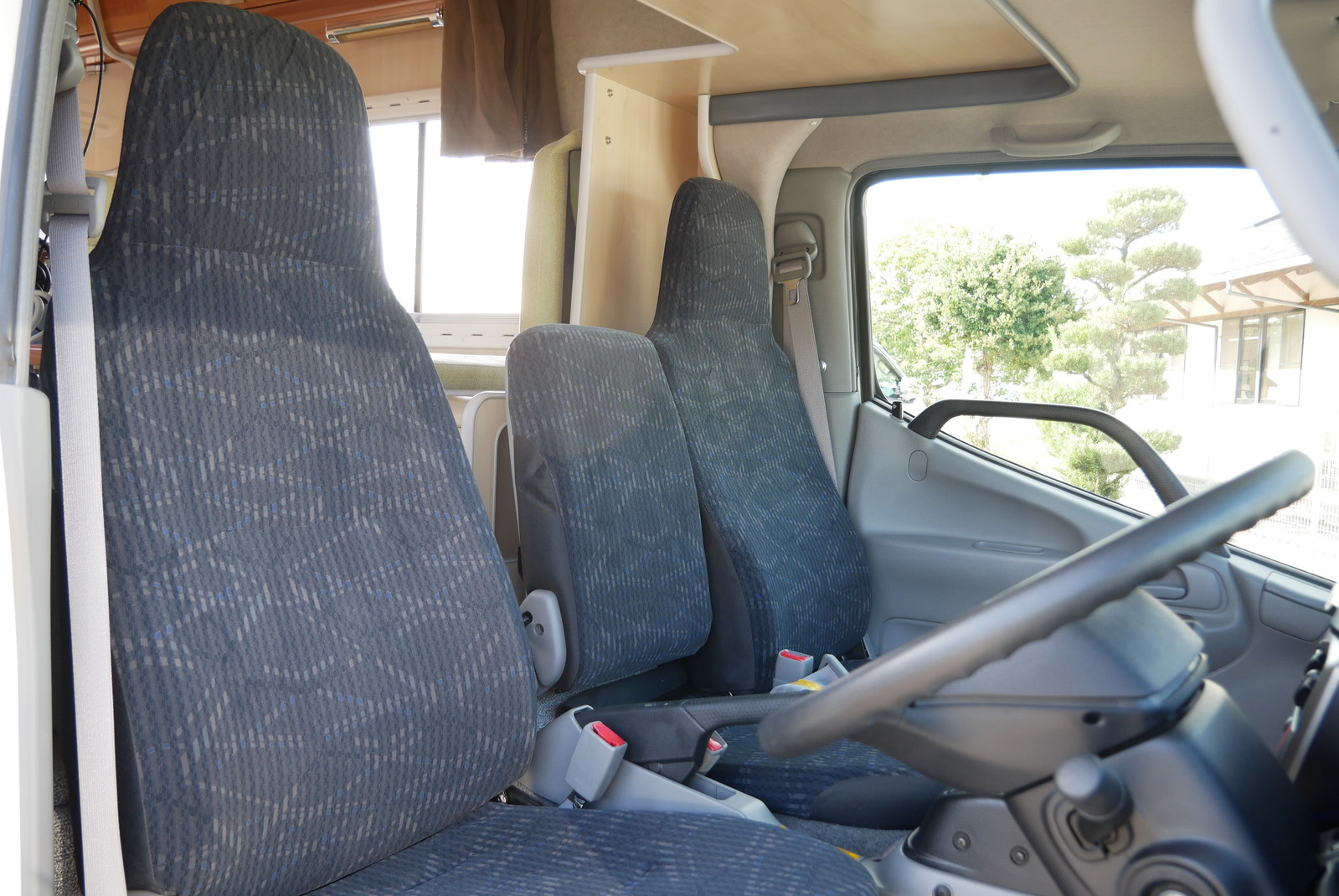 キャンピングカーキャブコン