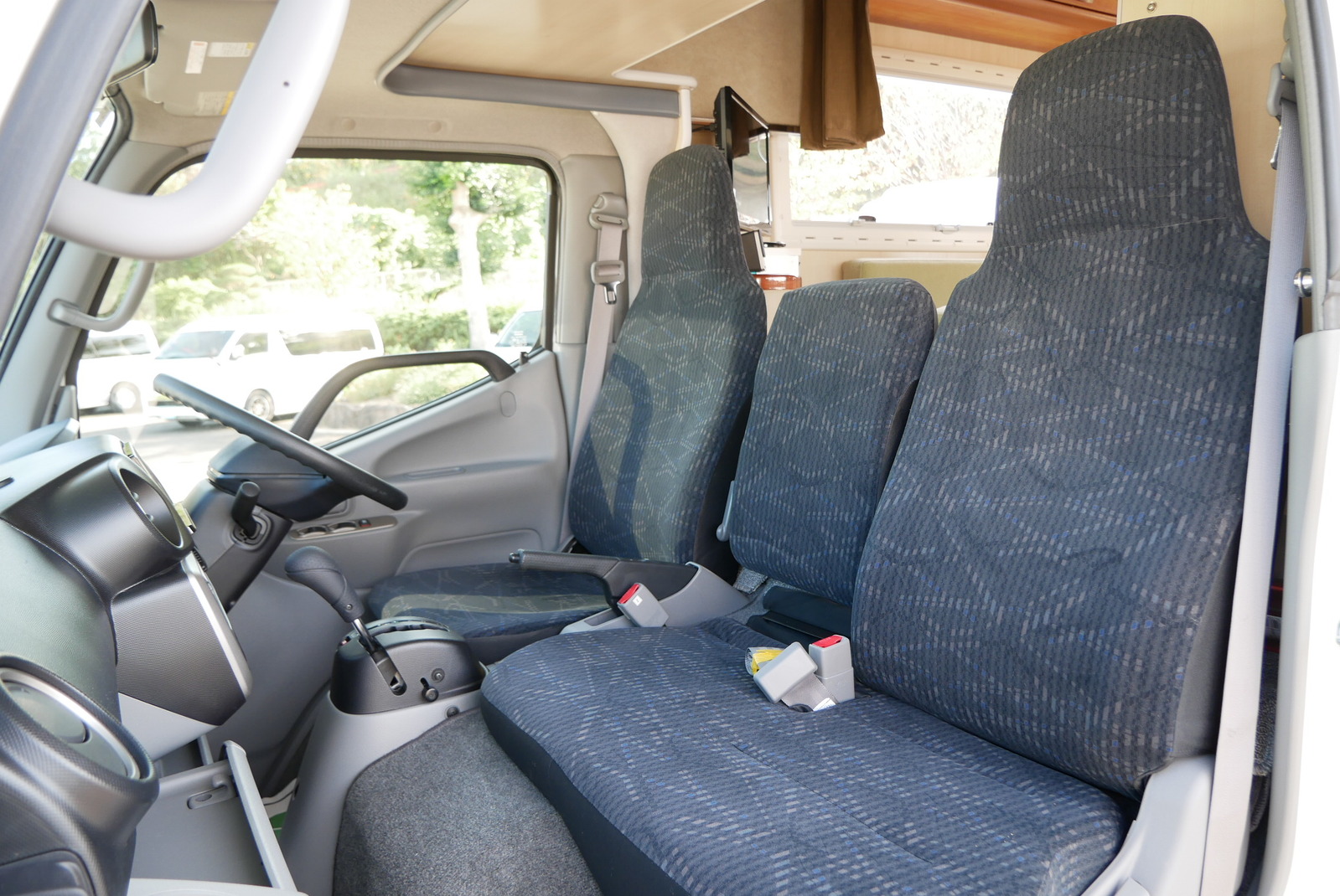 キャンピングカーキャブコン