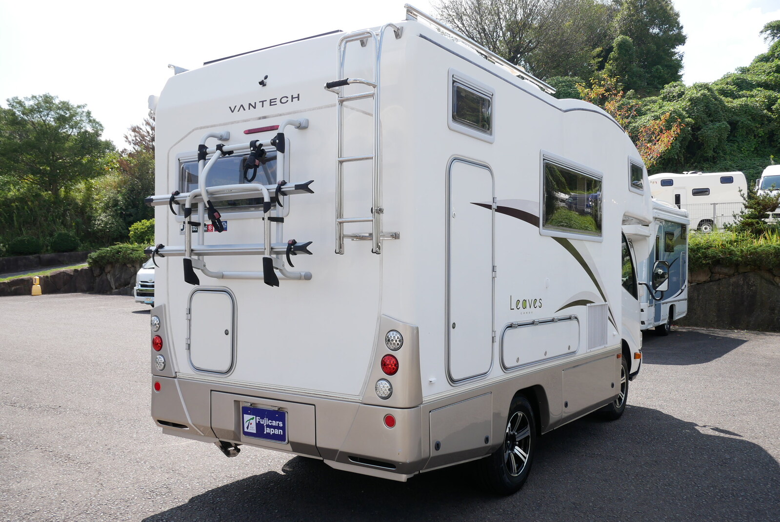 キャンピングカーキャブコン