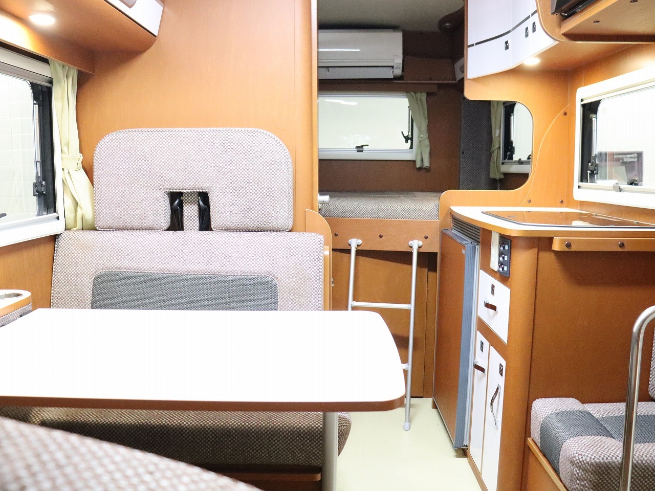 キャンピングカーキャブコン