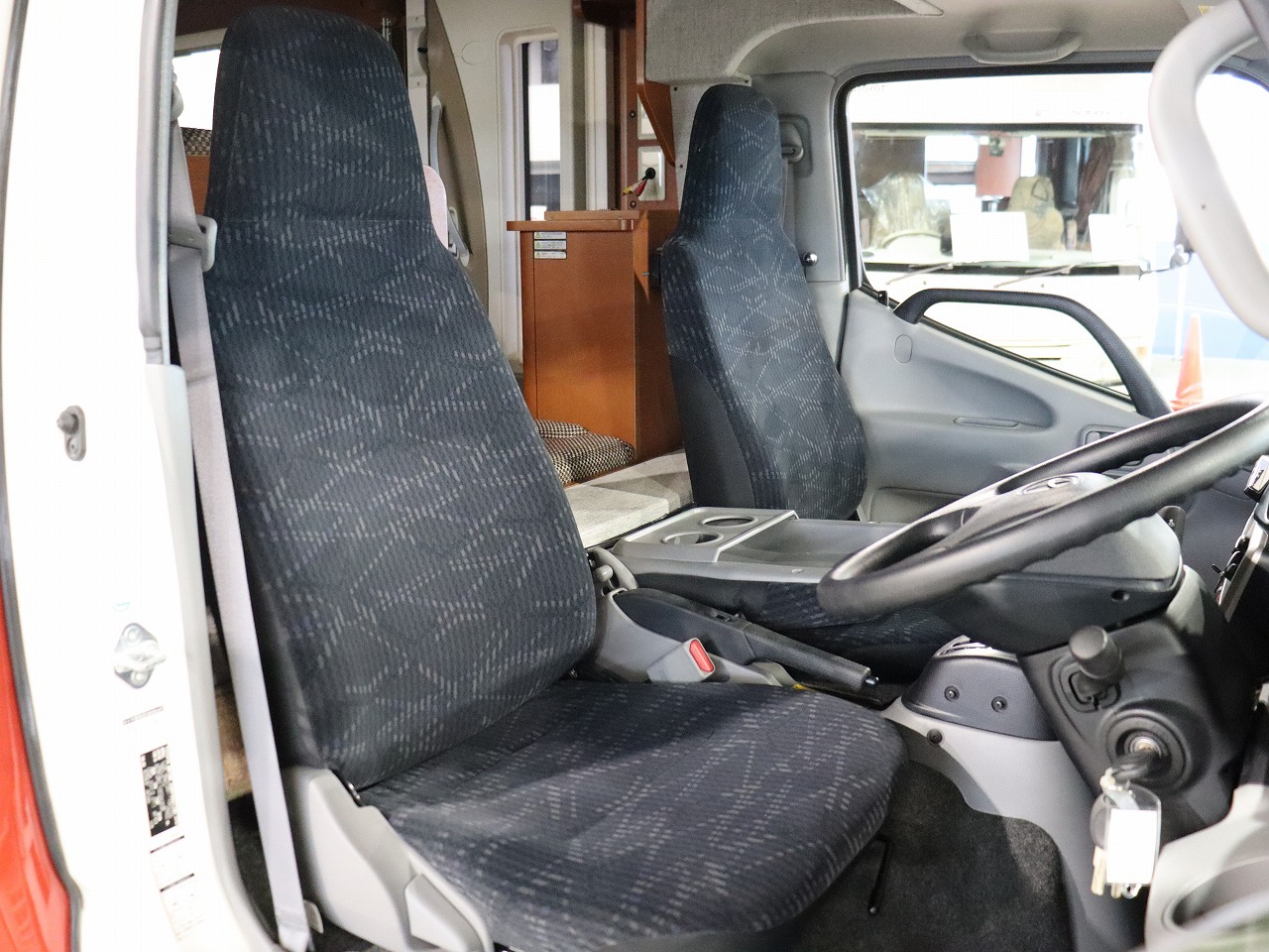 キャンピングカーキャブコン