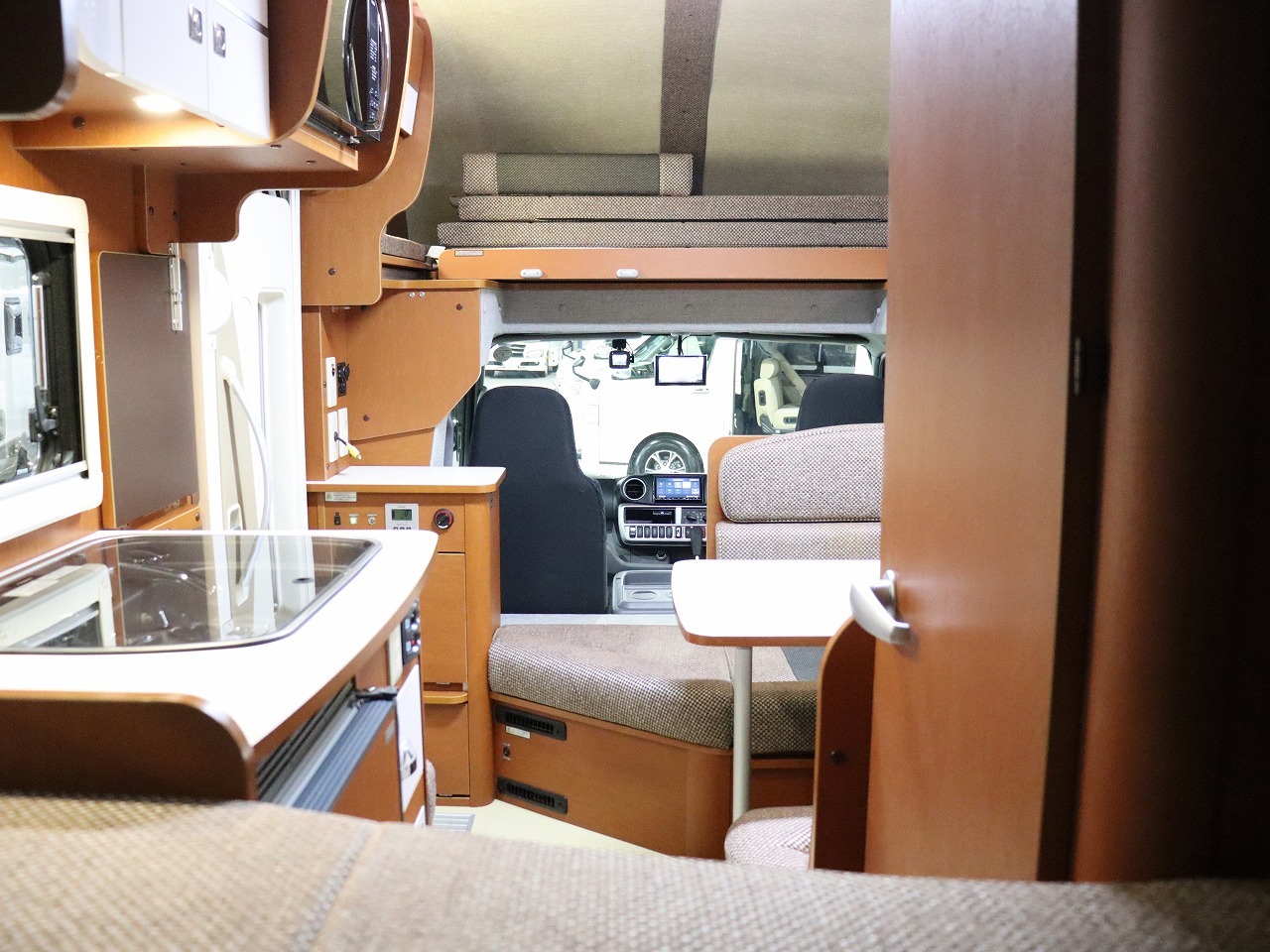 キャンピングカーキャブコン