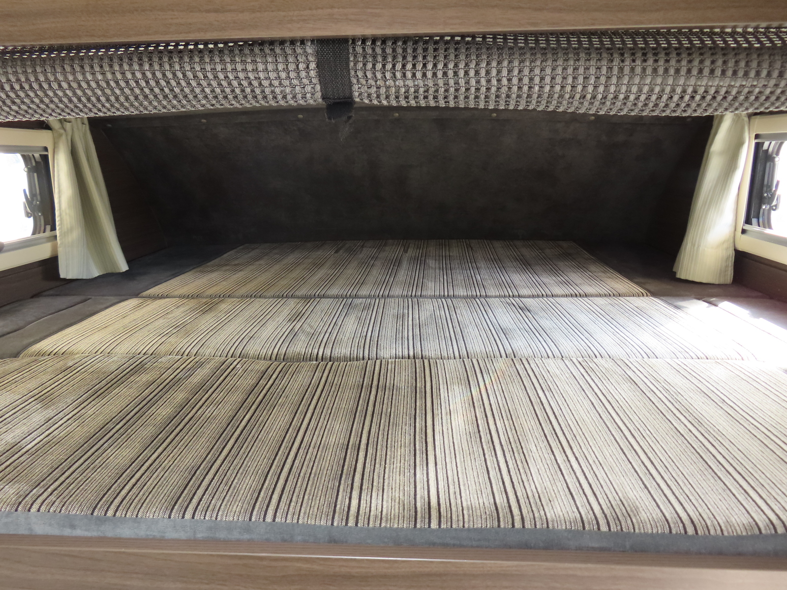 キャンピングカーキャブコン