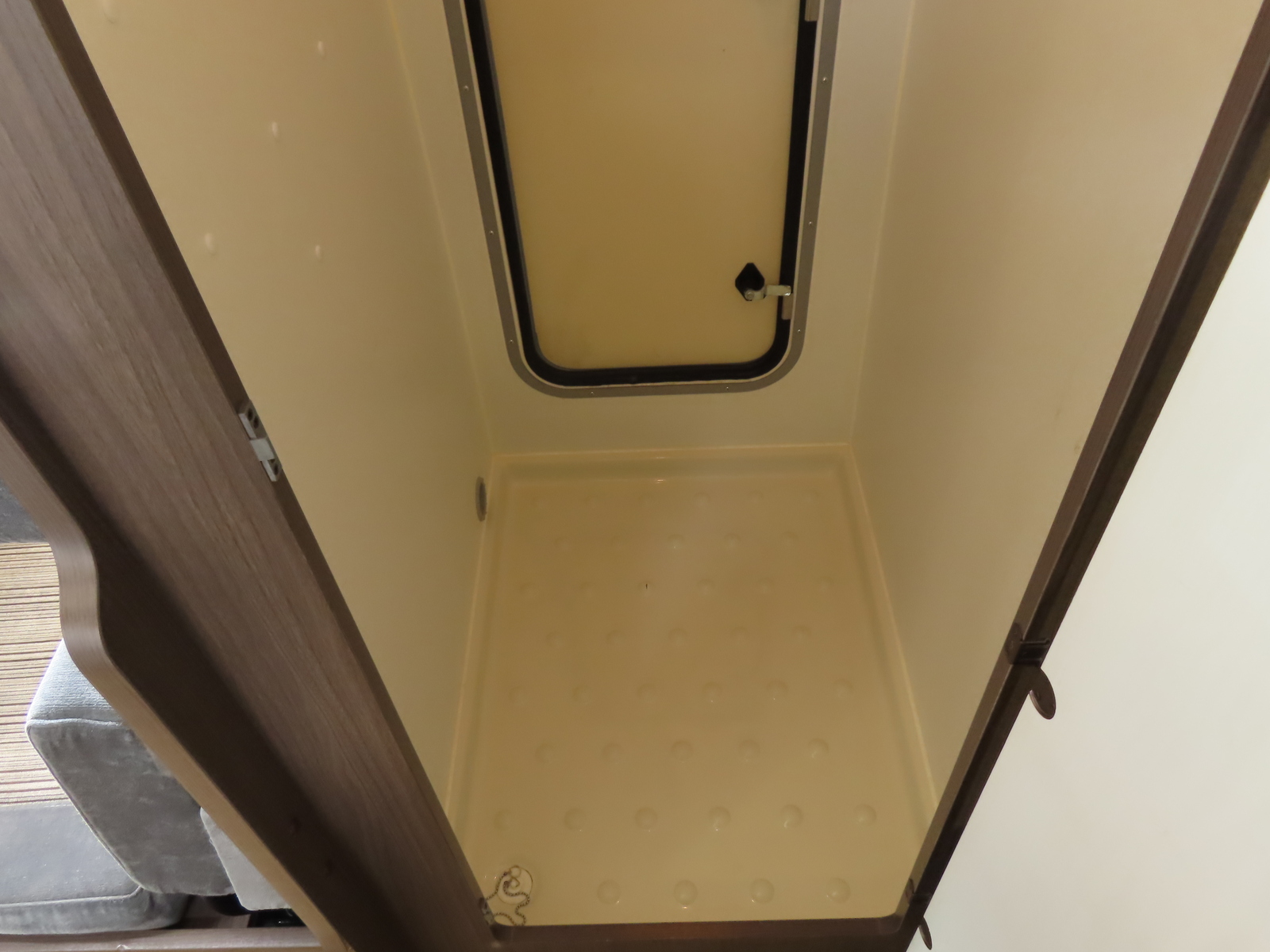 キャンピングカーキャブコン