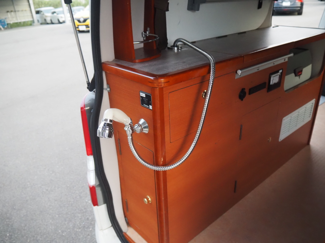 キャンピングカーバンコン