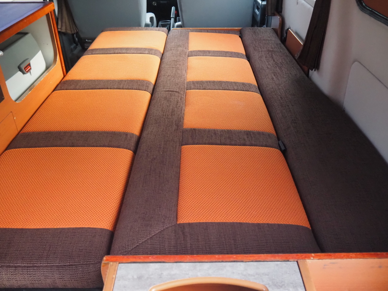 キャンピングカーバンコン