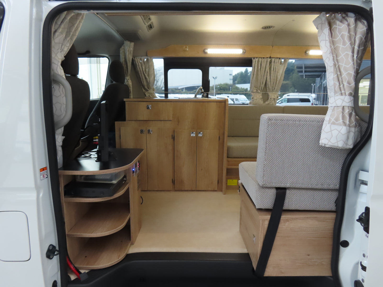 キャンピングカーバンコン