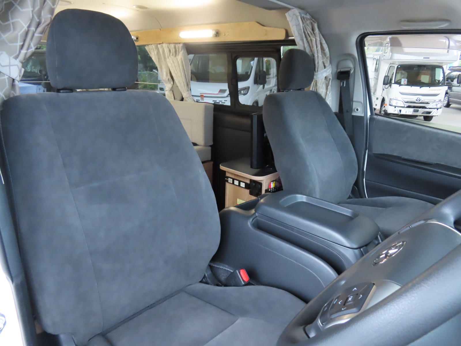 キャンピングカーバンコン