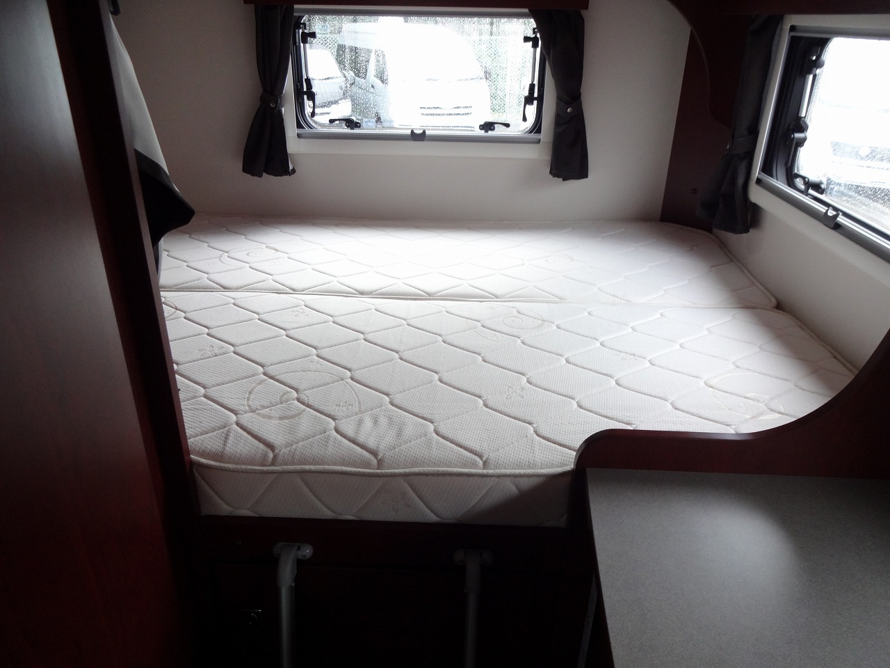 キャンピングカーキャブコン