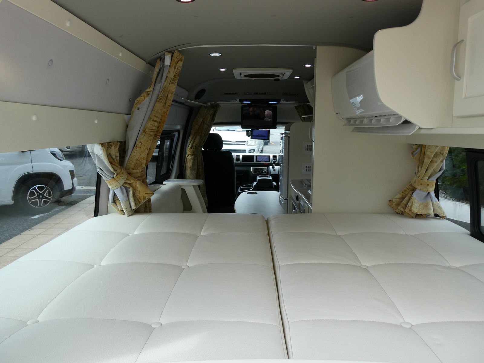 キャンピングカーバンコン