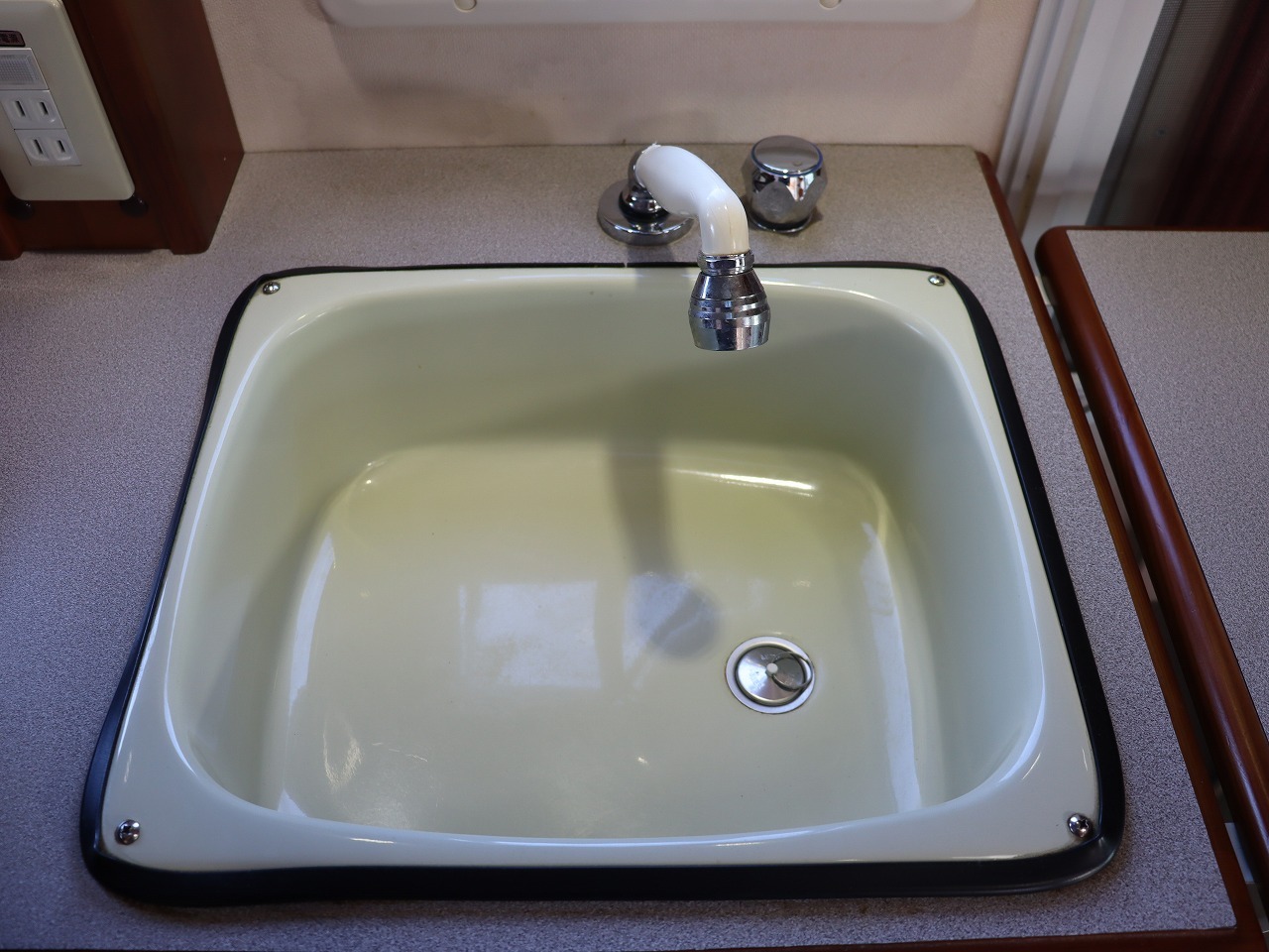 キャンピングカーキャブコン