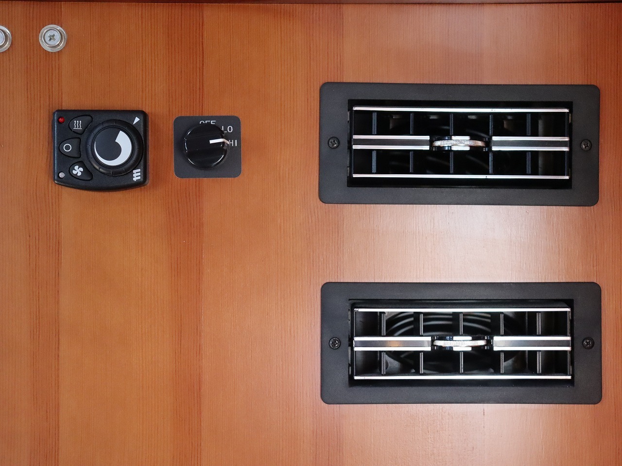 キャンピングカーキャブコン