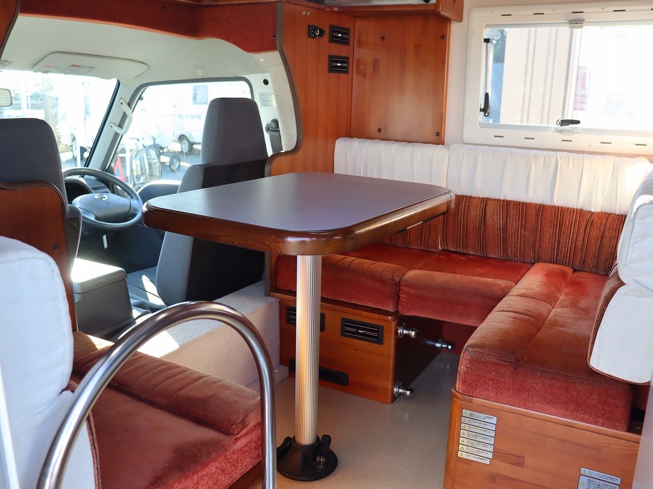 キャンピングカーキャブコン